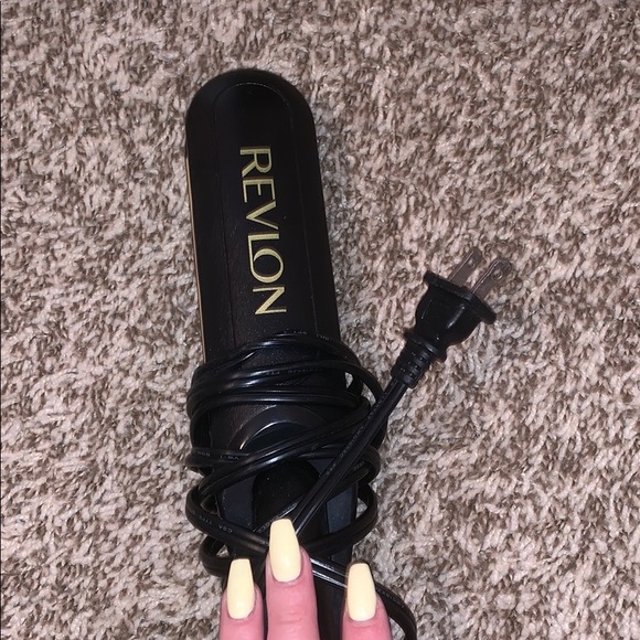 Revlon flat iron - Picture 5 of 5